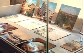 Muzyczne pozdrowienia. Artyści i festiwale na kartach pocztowych