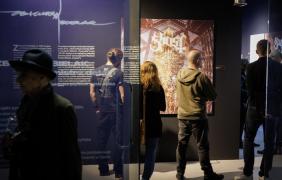 Zdjęcie z wystawy „Mistrza detalu” w Muzeum Polskiej Piosenki