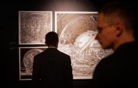 Zdjęcie z wystawy „Mistrza detalu” w Muzeum Polskiej Piosenki