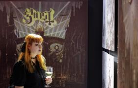 Zdjęcie z wystawy „Mistrza detalu” w Muzeum Polskiej Piosenki