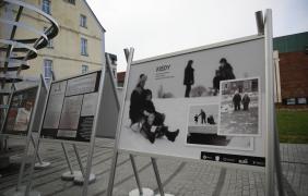 Wystawa plenerowa "PRL epoka szarej codzienności"