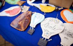 zdjęcie przedstawiające pamiątki z Opola