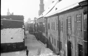 czarno biała fotgrafia autorstwa Stanisława Bobera przedstawiająca ulice miasta