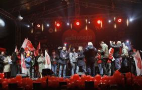 wolontariusze na scenie 