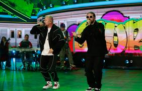 artyści podczas koncertu hip hop