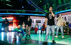 artyści podczas koncertu hip hop
