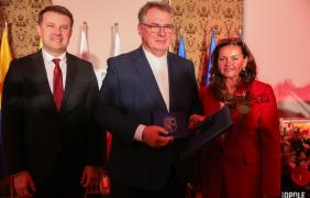 uroczysta sesja rady miasta, podczas której wyróżniono mieszkańców Opola