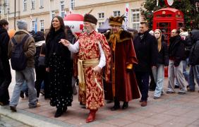 taniec, pary tańczace poloneza