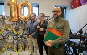 osoby z obrazami, gratulacje