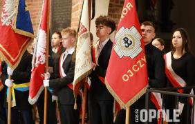 poczty sztandarowe, młode osoby