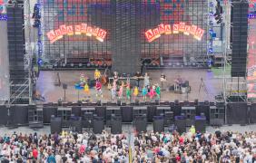 Koncert Padre Guilherme na Itaka Arena scena